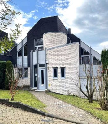 Familienfreundliche Haushälfte – Maisonettewohnung (4 Zimmer) mit einem Garten in sehr ruhiger Lage