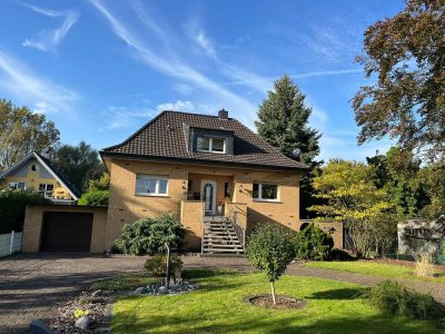 Familientraum in Lünen: Freistehendes Ein-/ Zweifamilienhaus mit Garage, Carport und großem Garten!