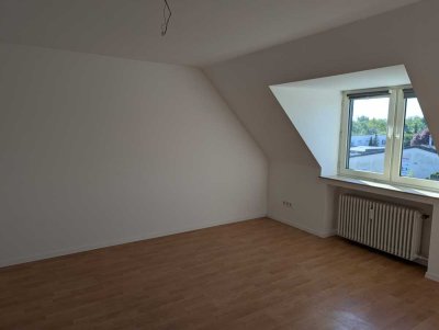 Stilvolle 2-Zimmer-DG-Wohnung in Köln Höhenhaus