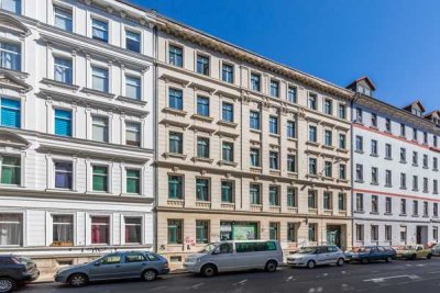 Geräumige und renovierte 2 Raum Wohnung