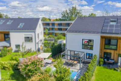 Traumhaftes Reiheneckhaus der Extraklasse mit Pool in Schondorf am Ammersee