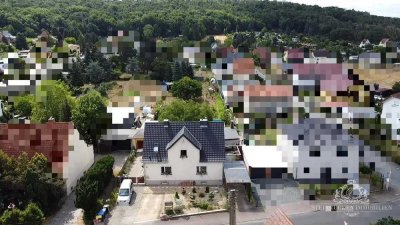 Traumhaftes Einfamilienhaus mit Pool, großer Sonnenterrasse auf großem Grundstück