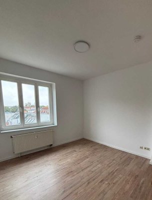 Blick über die Dächer der Stadt - geräumige 2-Raum Dachgeschosswohnung in Fürstenwalde