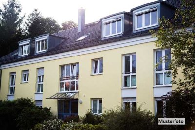 Mehrfamilienhaus mit Stellplätze
