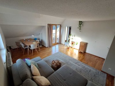 Charmante und helle 3,5-Zimmer Maisonette in München-Forstenried mit Balkon