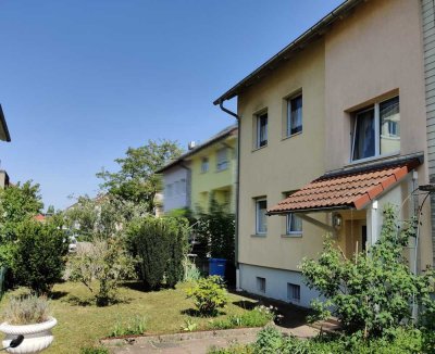 Reiheneckhaus mit 3 Wohneinheiten, großem Grundstück und moderner Heizung – ruhige Lage!