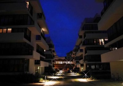 Ruhige Designwohnung mit 10m-Balkon & Privatgarten im preisgekrönten Neubau – Friedrichshain