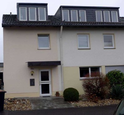 Köln-Dellbrück:  Moderne 2,5 Zimmer – Dachgeschosswohnung mit Terrasse