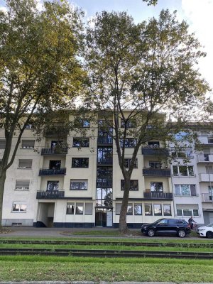Kapitalanlage auf dem Lindenhof! 3-ZKB-Eigentumswohnung mit 2 Balkonen!