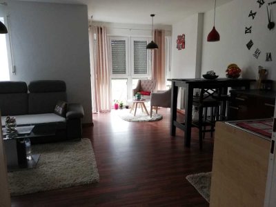 1-Zimmer-Apartment mit kleiner Terrasse und EBK – Burghausen