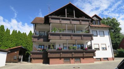 Großzügige, helle 3 Zimmer DG-Wohnung in 3 Parteien Haus in Niederndorf