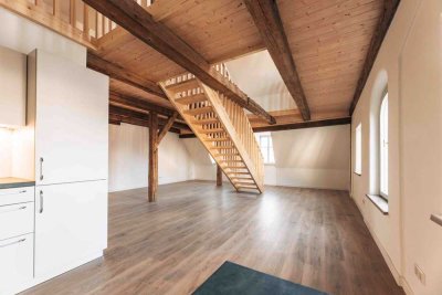 Exklusive 3-Zimmerwohnung in herrschaftlichem Anwesen mit optimaler Infrastruktur