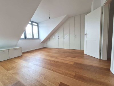 D-Ludenberg/Gerresheim: tolle 4 Zi.-Whg in Bestausstattung, EBK, 2 Bäder, S/W-Balkon, Marmor/Parkett