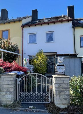 Attraktives Reihenmittelhaus in bevorzugter Lage von Bayreuth
Ideale Win-win-Kapitalanlage !