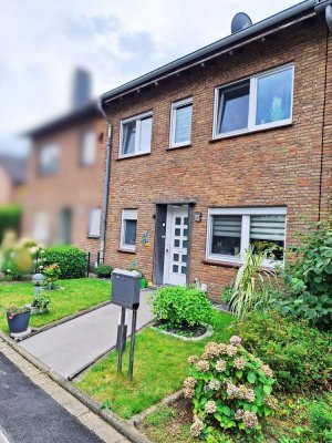 Raumwunder in Holsterhausen: Modernes Zuhause mit Keller, Garten, DG-Ausbau, PV, Terrasse & Garage!