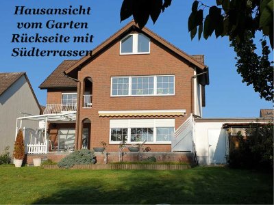 Sonnige Erd- und Dachgeschosswohnung im 2 Fam. Haus