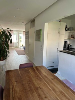 Gepflegte 3 ZKB-Wohnung mit Einbauküche