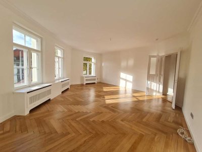 Repräsentative 6-Zimmer-Altbauwohnung in premium Innenstadtlage mit Altbauflair