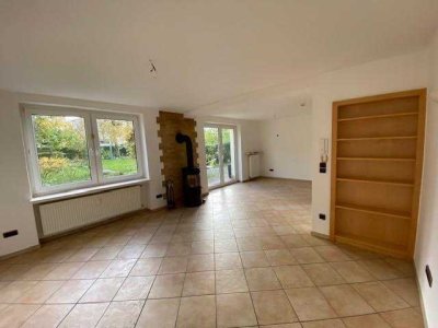 Helle 3-Zimmer-Erdgeschosswohnung mit Terrasse und einem großzügigem Garten zur Mitgestaltung