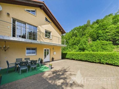 Zweifamilienhaus| ca. 215 m² Wohnfläche | ca. 3.500 m² Grundstück | Anbau von 2002 | 2 Garagen