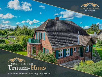 Großzügiges Einfamilienhaus mit modernem Stil, Terrasse und sonnigem Garten