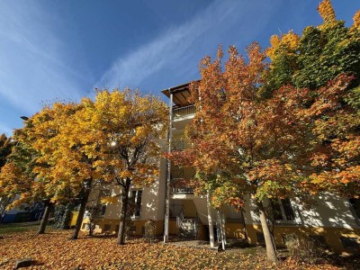 Eine Wohnung zum  ❤️VERLIEBEN! Top, mit Balkon, Garage und den tollen Ausblick gibt es noch dazu