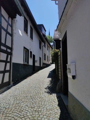 Charmante 2-Zimmer DG-Whg. im Zentrum von Königstein am Fuße der Burg