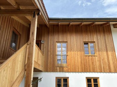 Ansprechende 3-Zimmer-Maisonette-Wohnung mit gehobener Innenausstattung in Nähe Bad Aibling.