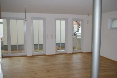 Geschmackvolle 3-Zimmer-Maisonette-Wohnung mit geh. Innenausstattung mit Terrasse und EBK