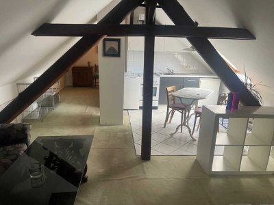 Möblierte 1-Zimmer-Dachgeschosswohnung – Nähe Bahnhof | ab sofort verfügbar