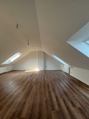 Erstbezug nach Sanierung: Schöne 2-Raum-Dachgeschosswohnung in Ameln