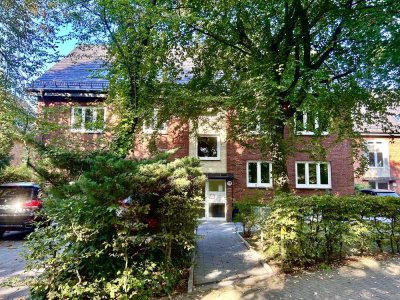 Erstbezug nach Sanierung: Luxuriöse 3-Zi.-Wohnung mit Terrasse in Norderstedt