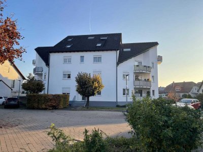 Wohnen im Grünen - Lichtdurchflutete 3-Zimmer-Wohnung mit Balkon & 2 Stellplätzen