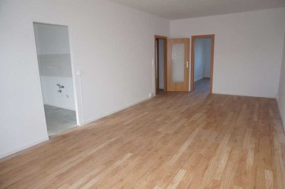 2 Monate kaltmietfrei - 3. OG  - Südbalkon - gut geschnittene Räume - u.v.m.