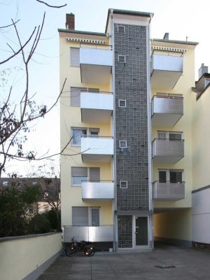Moderne 1-Zimmer-Wohnung mit Granitbad und Südbalkon in Mannheim-Rheinau, Relaisstraße