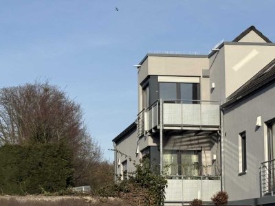 Anlageobjekt: DG Eigentumswohnung mit zwei Zimmern u. Balkon in guter Stadtlage