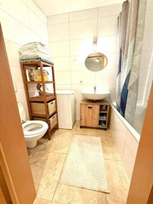 Diese charmante und besonders helle 2-Zimmer-Wohnung überzeugt durch eine durchdachte Raumaufteilung