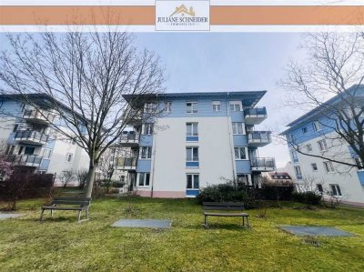 RESERVIERT-Drei-Raum-Wohnung mit Balkon, Gäste-WC, Aufzug&2 TG-Stellplätzen im Südwesten von Leipzig