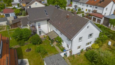 Sanierung oder Neubau:
Doppelhaushälfte mit ca. 747 m² Grund
in Stadtrandlage von Waldkraiburg