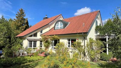 Charmantes Einfamilienhaus mit 
ELW und eingewachsenem Garten
96049 Bamberg Berggebiet