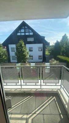 Wohlfühlen in Rheinnähe: Gemütliche und bezugsfreie 2-Zimmer WHG mit Sonnenbalkon in TOP- Wohnlage