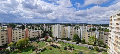 Exklusive 2-Zimmer-Wohnung, ganz oben, mit Balkon und super Fernsicht – sofort bezugsfrei,