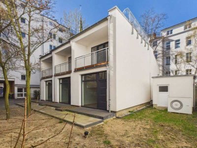 ERSTBEZUG! Moderne Maisonette-Wohnung im Schillerkiez mit Balkon und Dachterrasse!