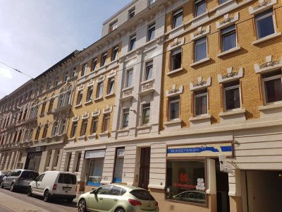 *Stilvolle & moderne 4-Raum-Wohnung mit moderner Einbauküche*