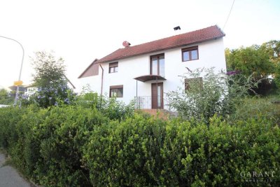 Charmantes Einfamilienhaus mit Potenzial - Komplett saniert in Nähe Bruckberg