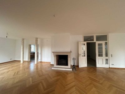 Exklusive, geräumige 4-Zimmer-Wohnung mit Balkon in Leipzig