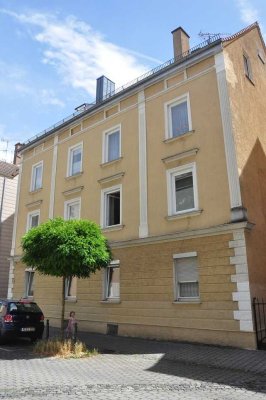 Restaurierter Stuckaltbau an der Wertach, ruhig zentral mit EBK