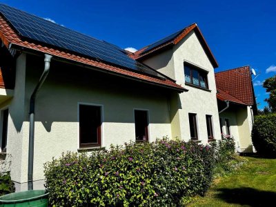 Wohnen und Arbeiten unter einem Dach!
Vielseitiges Haus mit Wohnkomfort und großem Grundstück