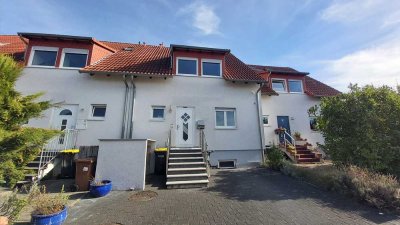 Schönes 5-Zimmer-Reihenmittelhaus mit Fußbodenheizung, EBK und Feldrandlage in Niddatal-Assenheim