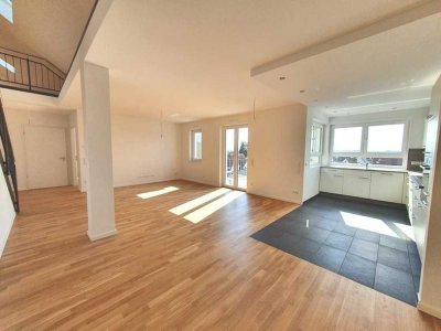 Stilvolle 3,5-Raum-Maisonette-Wohnung m. lux. Ausstattung, Balkon und EBK in Griesheim